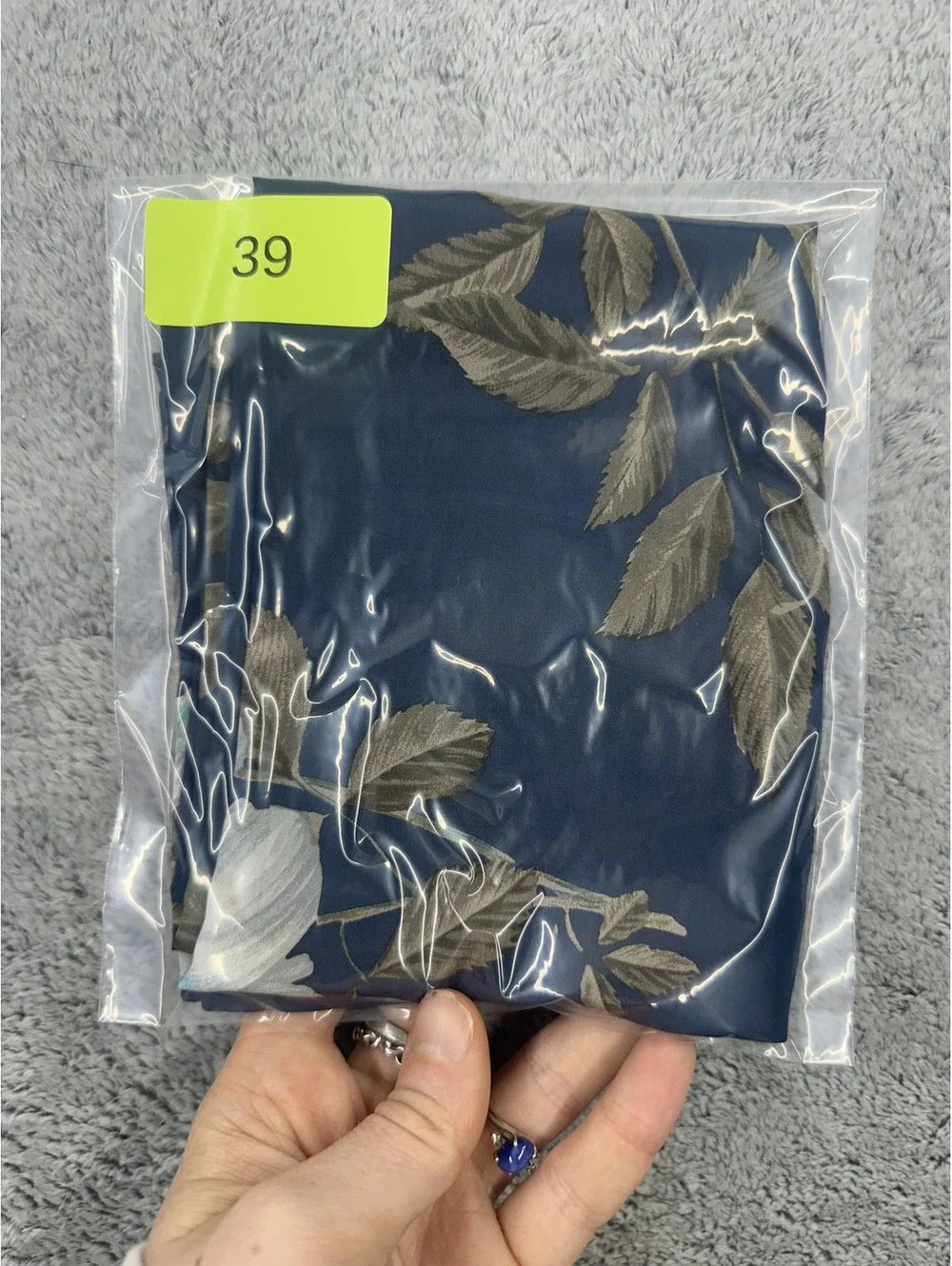 Ellen Tracy Vintage Floral Navy‎ Scarf
